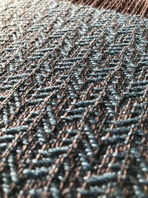 What are the advantages of warp knit？