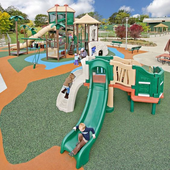 Talking about the factors that need to be considered when choosing an outdoor slide?
