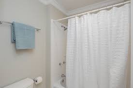 How to Choose the Best Shower Curtain Rod for Your Bathroom