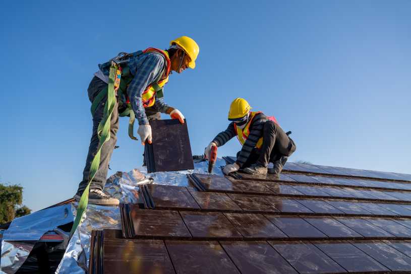The Benefits of Hiring a Professional Roofer