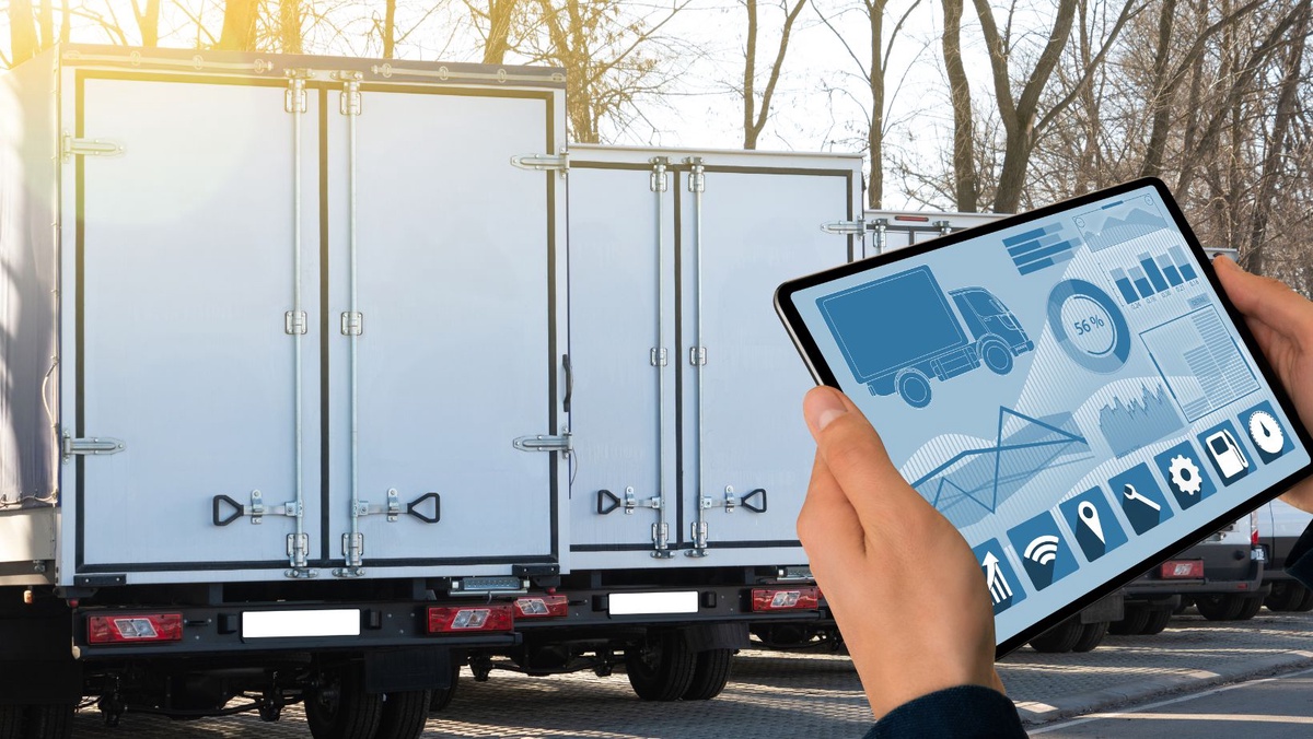 Why Should You Use Fleet Management Software?