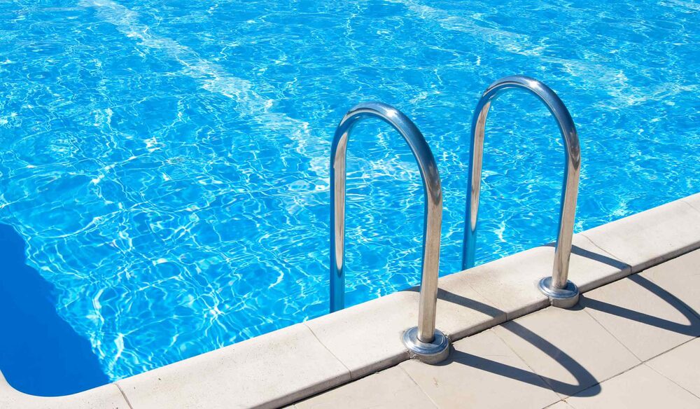 Six Good Reasons to Work with a Swimming Pool Contractor