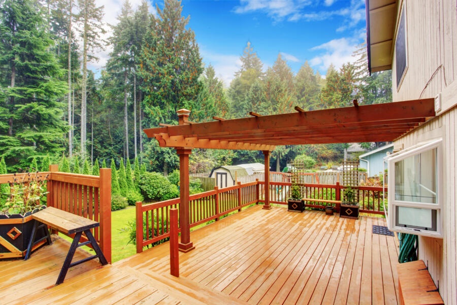 The Benefits of Composite Decking Over Wood Pallets