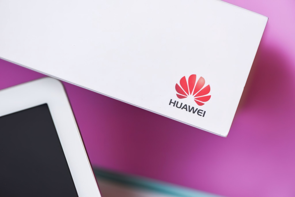 How to install Huawei software?