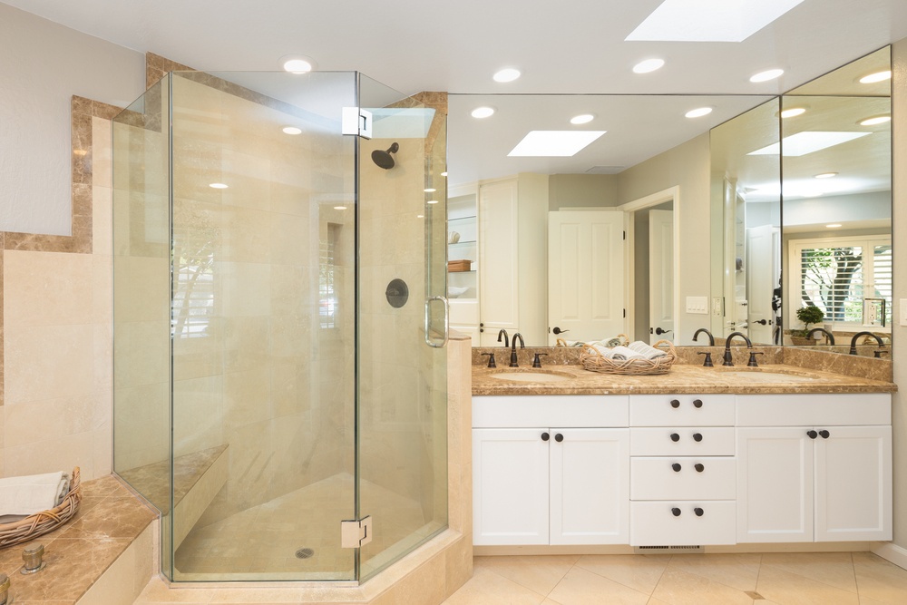 Best Tips to Choose the Right Shower Screen Glass Repair Specialist