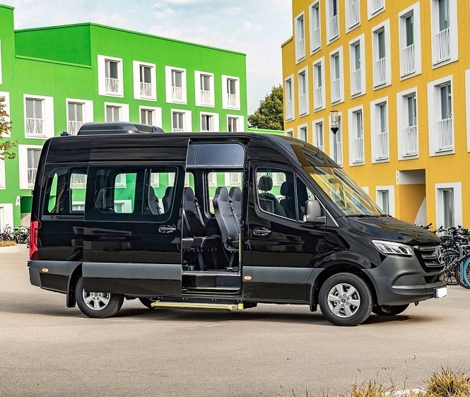 Reasons to Hire a Minibus for Your Occasions