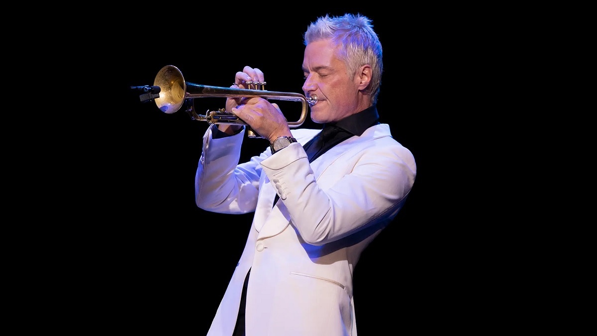 Chris Botti Brings Smooth Jazz to the Stage in Captivating Live Performance