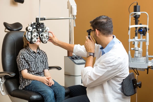 How to successfully perform a pediatric eye exam