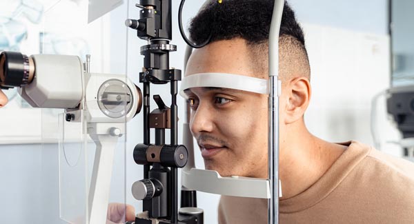 How to successfully perform a pediatric eye exam?