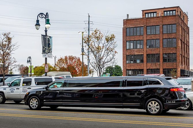 Luxury Sedans & Stretch Limos - Your Transportation service to the Airport
