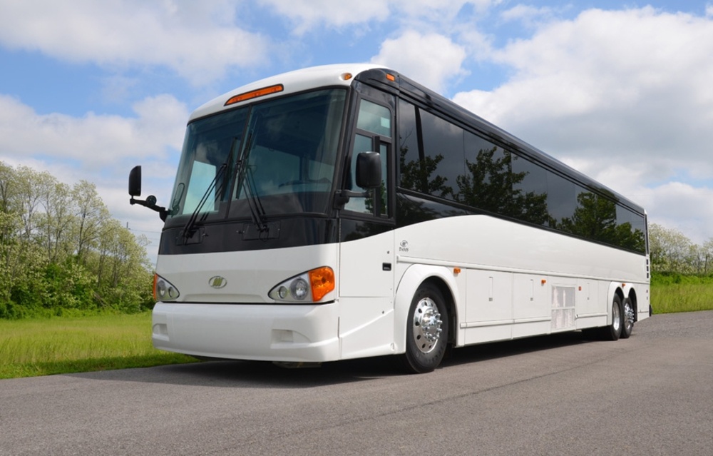 Dos and Don’ts of Renting a Charter Bus