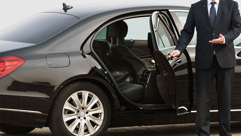 Benefits of Using an Airport Limo Service