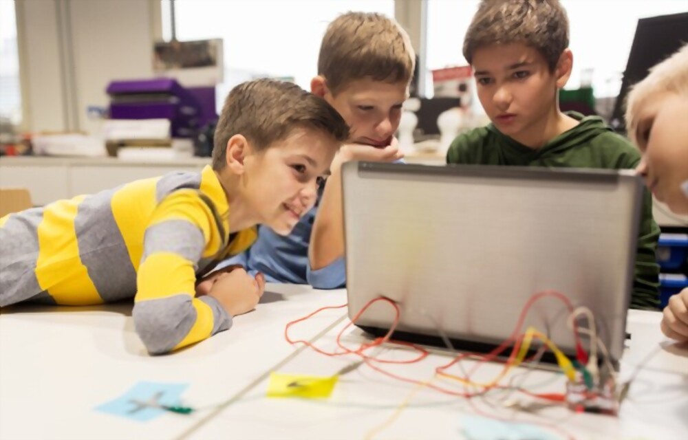 What Role Does Technology Play In Improving Online Tutoring Platforms?
