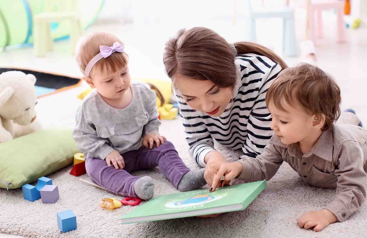 How can we employ a part-time nanny service in the UAE?