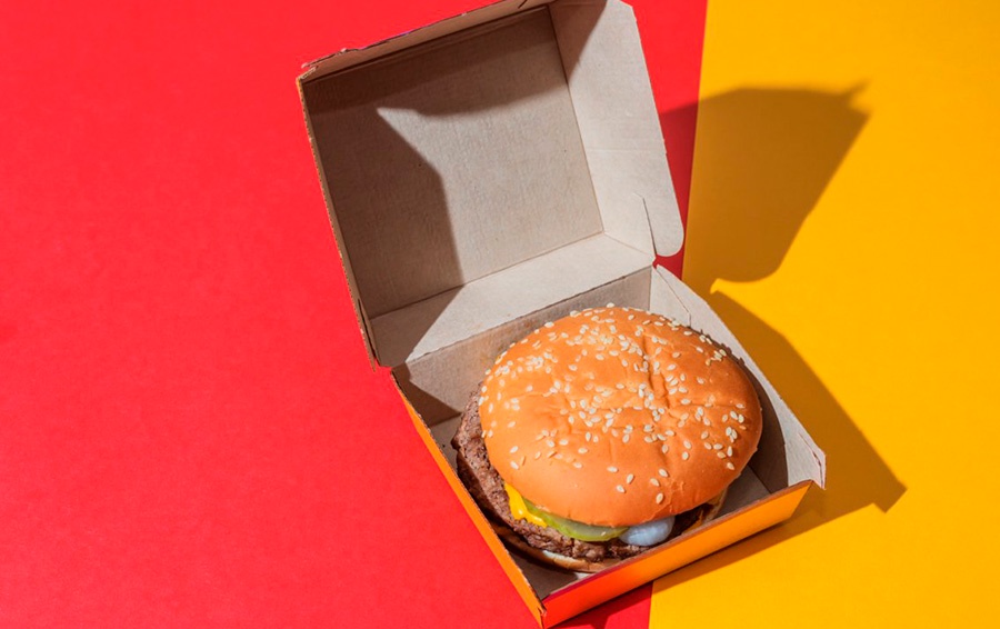 How Can I Customize the Design and Branding of My Burger Boxes?