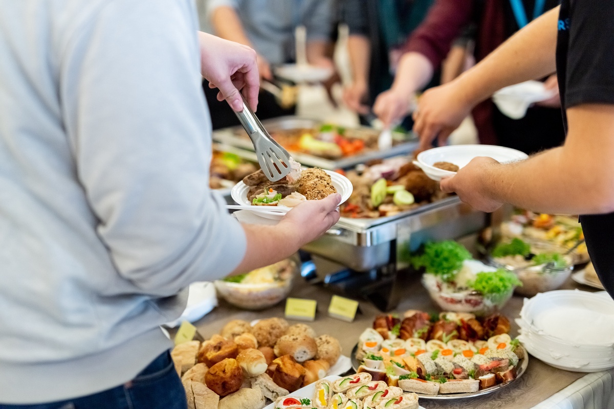 5 Top Reasons Why You Should Consider Catering Services For Your Next Event