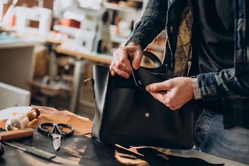 Importance of Finding a Handmade Leather Bags Manufacturer