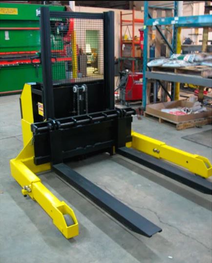 Features and Advantages of Operating 5000 lb Straddle Lift