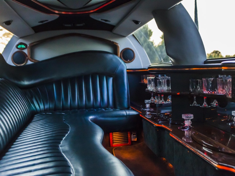 Elevate Your Event : How a Limousine Rental Can Make Your 2023 Celebration Unforgettable