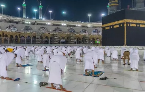How Much Does It Cost to Go to Mecca from the UK?