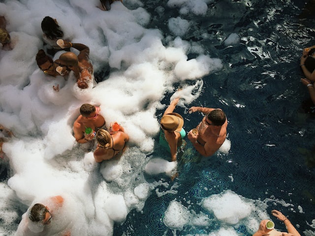 A guide to choosing the right foam party supplies for your event.