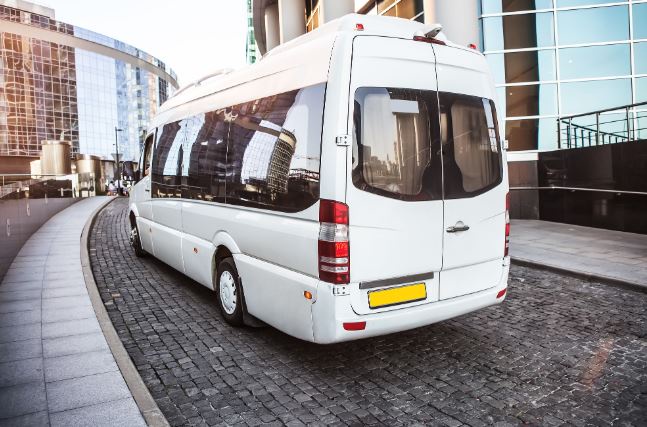 Factors to Consider When Hiring Minibus Service for a Trip