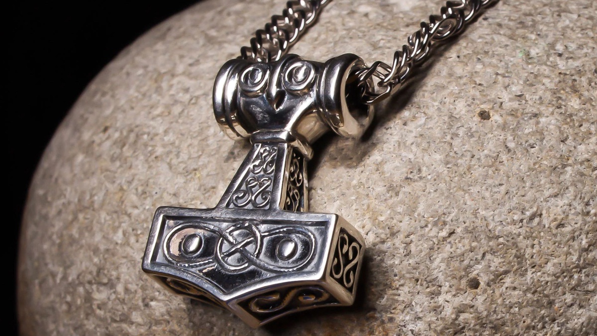 The Mighty Mjölnir: Exploring the World of Thor's Hammer Jewelry