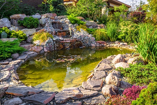Five Factors That Affect the Pond Fountain Price