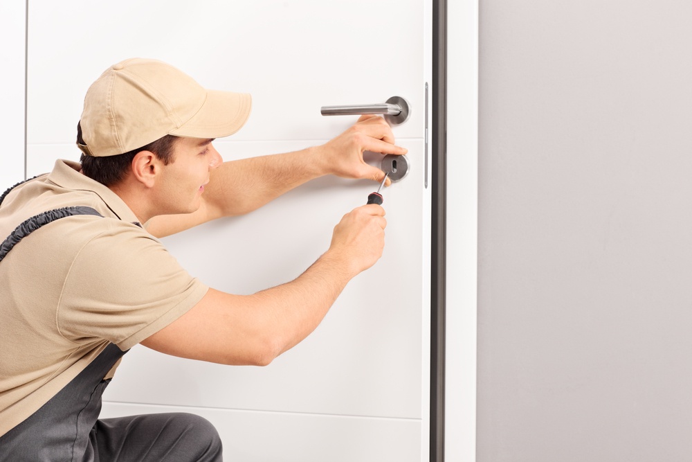 How Can You Find the Best Locksmith Arabian Ranches Service for Your Needs?