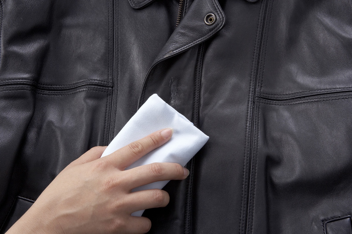 7 Simple Methods to Get Rid of Musty Smell from Your Leather Jacket