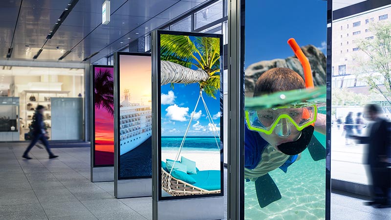 Digital signage for hotels: why and how to use it?