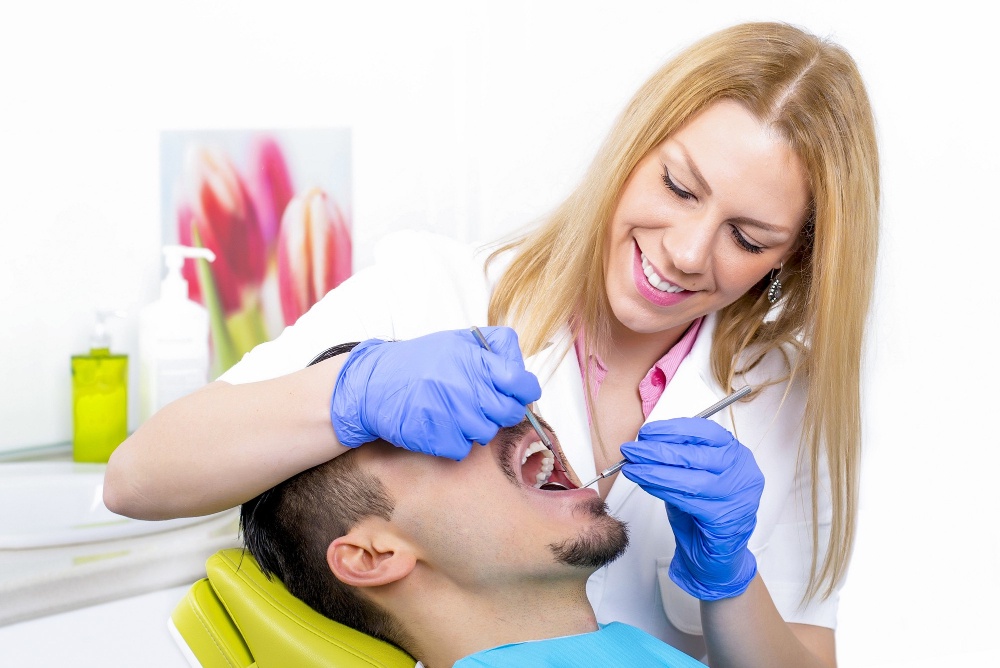 What to Expect from Teeth Whitening in Manchester
