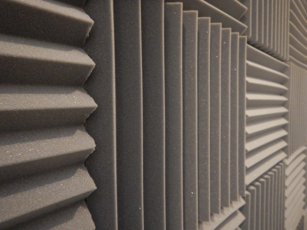 How Acoustic Doors Improve Soundproofing in Your Home or Office