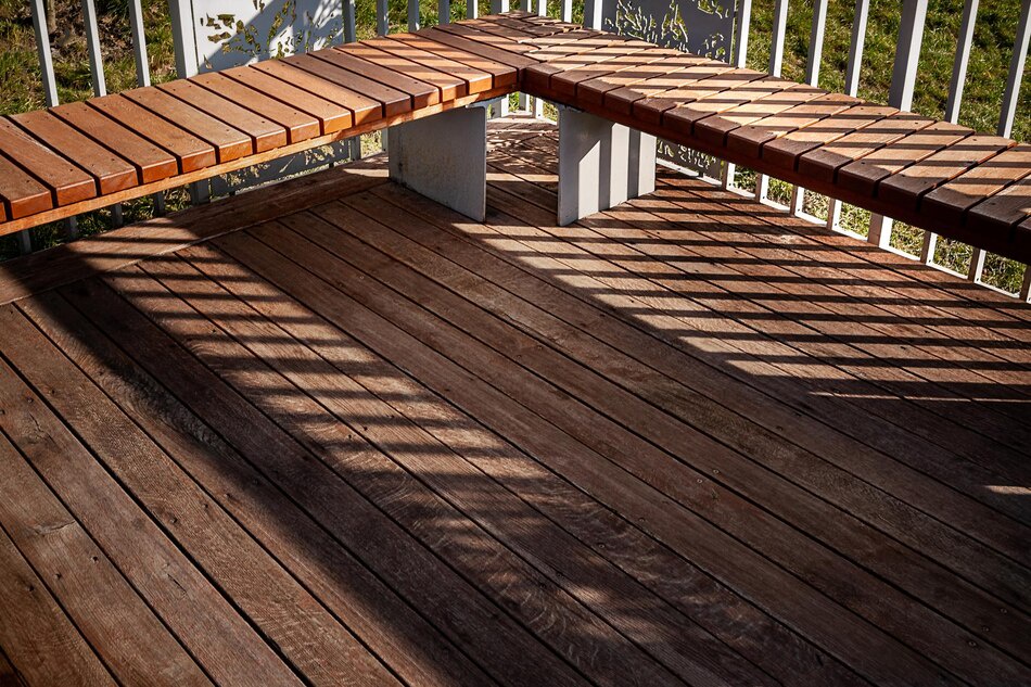 Choosing the Right Decking Material for Your Melbourne Home