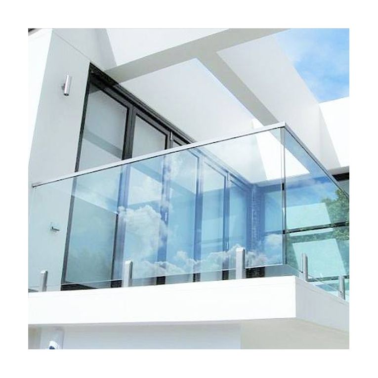 Glass Railings vs. Traditional Railings: Which is the Right Choice for Your Vancouver Property?