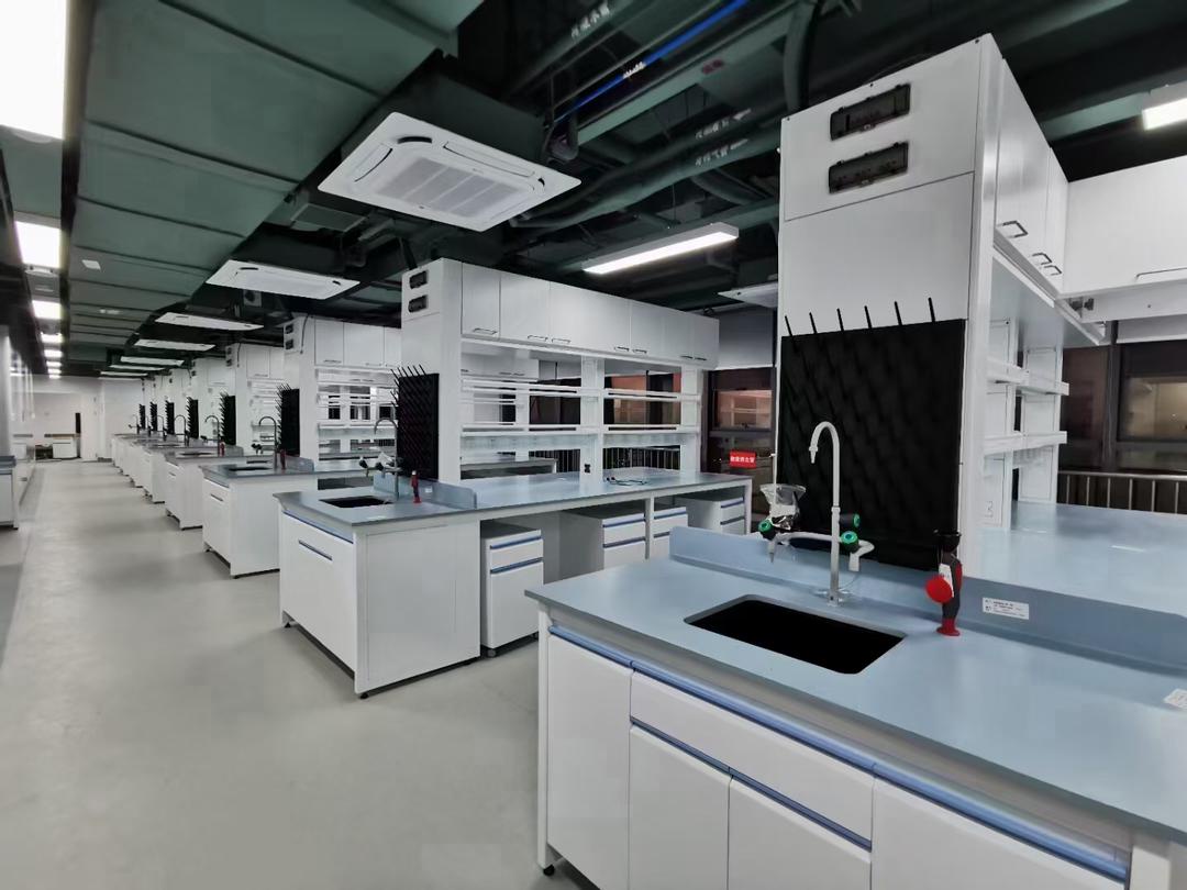 What are the safety features to look for in laboratory furniture?