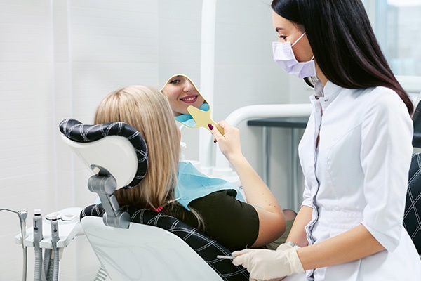How to Find the Right Dental Clinic for Getting Dental Restorations?