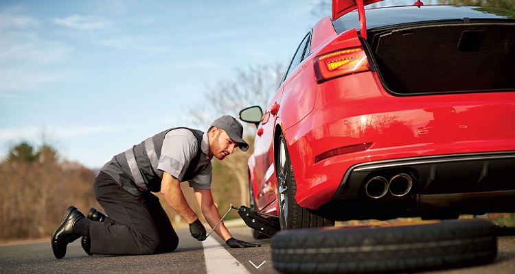7 Essential Tips for Choosing the Right Roadside Assistance Provider