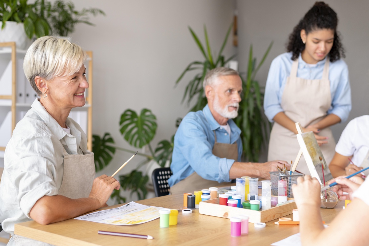 4 Reasons That Older Adults Should Try Art Therapy