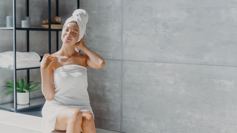 The Role of Bath Towels in a Relaxing Spa Day at Home
