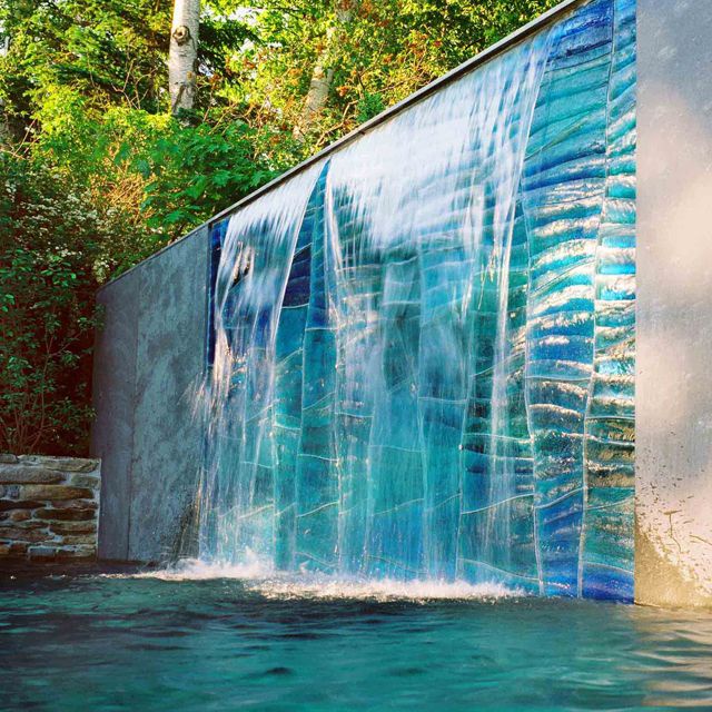 Custom Water Features: Enhancing Your Outdoor Spaces
