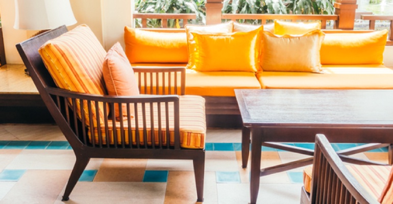 Summer Sofa Vibes- Discover the Best Colors for Your Living Room
