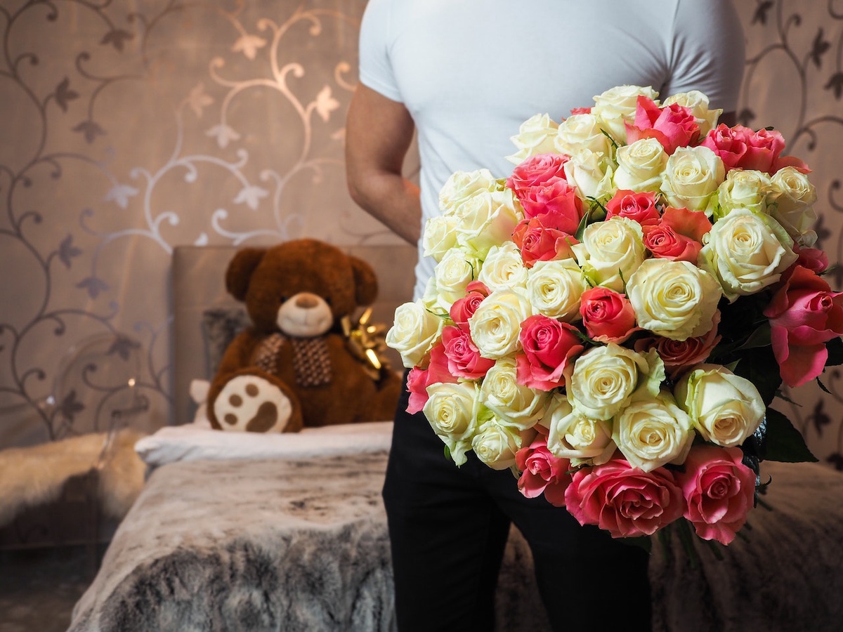 9 Flowers Combo Gift Ideas to Surprise Your Special One