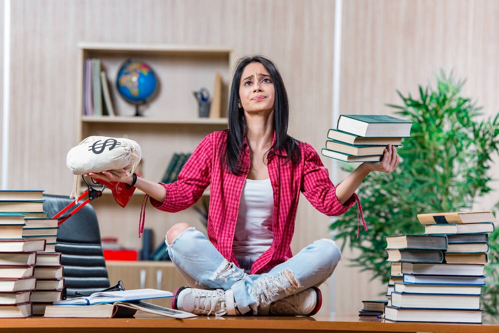 The Definitive Guide to Finding the Best Student Loans for College