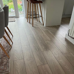 How To Choose The Best LVT Flooring Company Near Nottingham For Your Flooring Solutions?