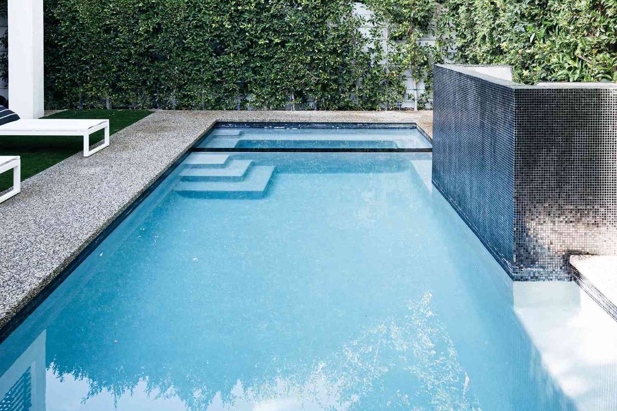 A Guide to Repairing Swimming Pool Damage