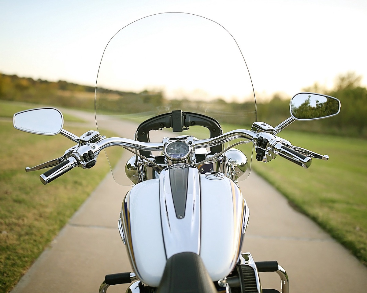 Enhance Your Riding Experience: Motorcycle Windshield Manufacturers at MotorcycleScreens