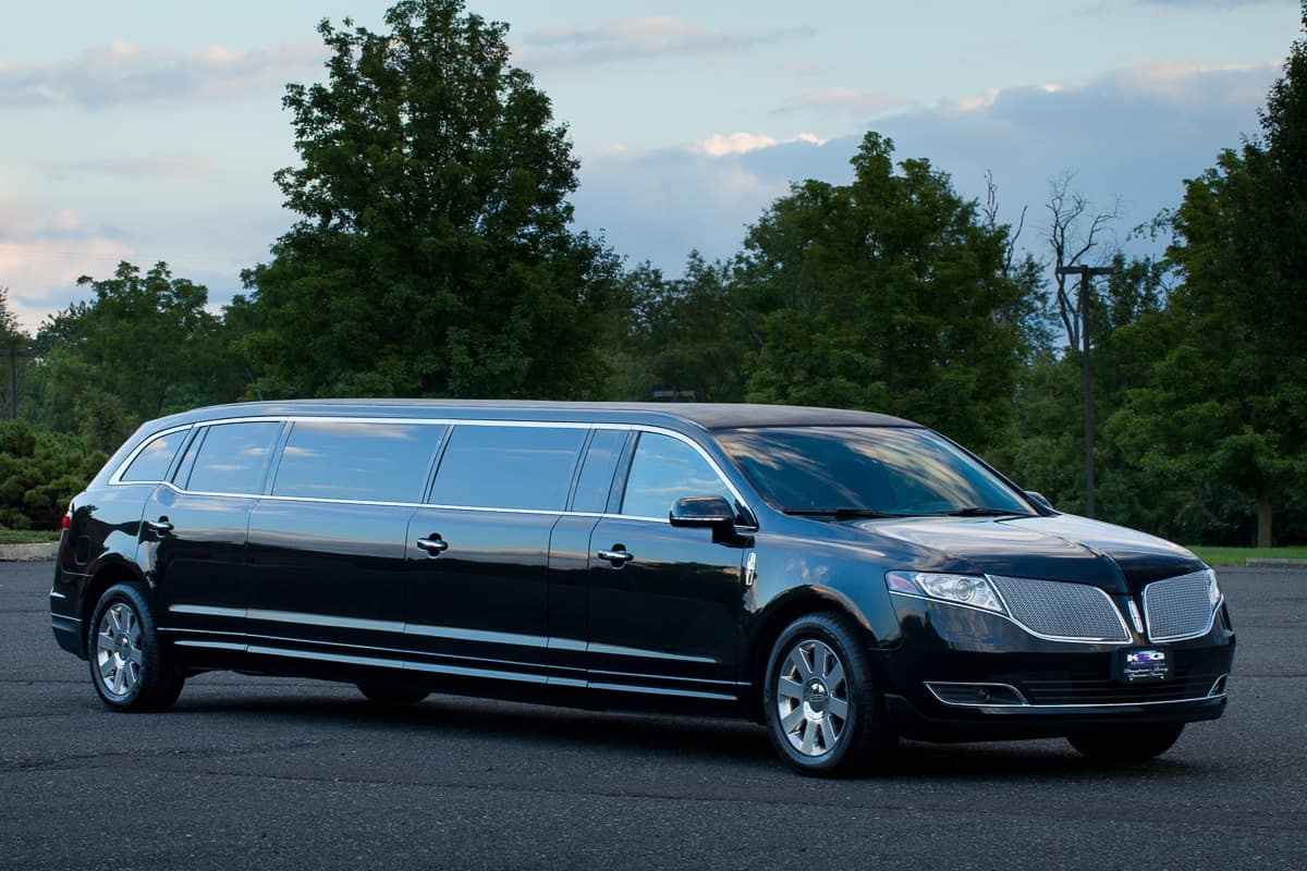 How Do Limo Rentals Elevate Your Travel Experience?