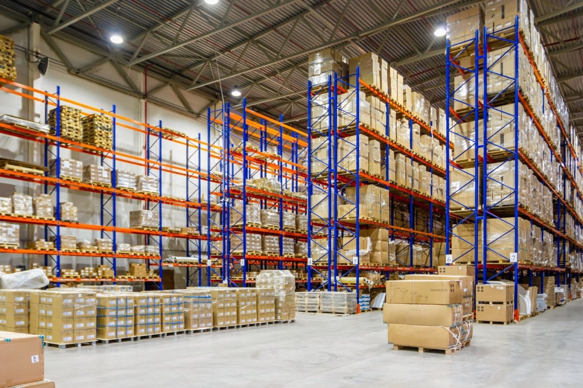Maximizing Storage Efficiency with Heavy Duty Warehouse Racks
