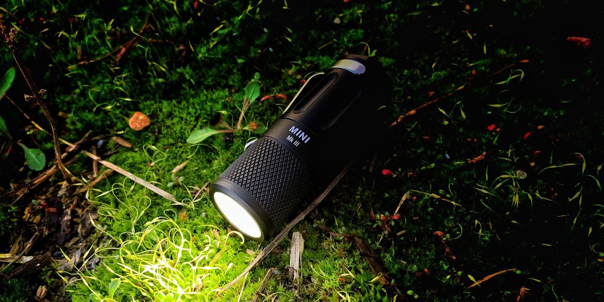 Shining a Light on the Debate: Rechargeable vs. Traditional Flashlights